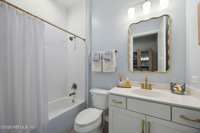 668 RUM RUNNER Way, St. Johns, FL 32259