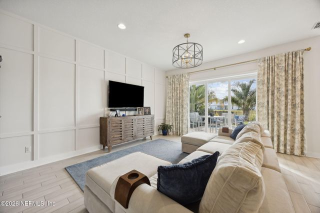 668 RUM RUNNER Way, St. Johns, FL 32259