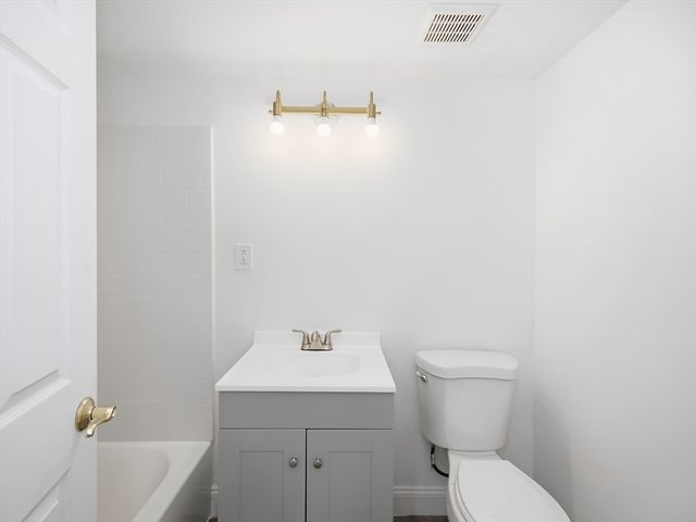 139 Spring St, Quincy, MA 02169