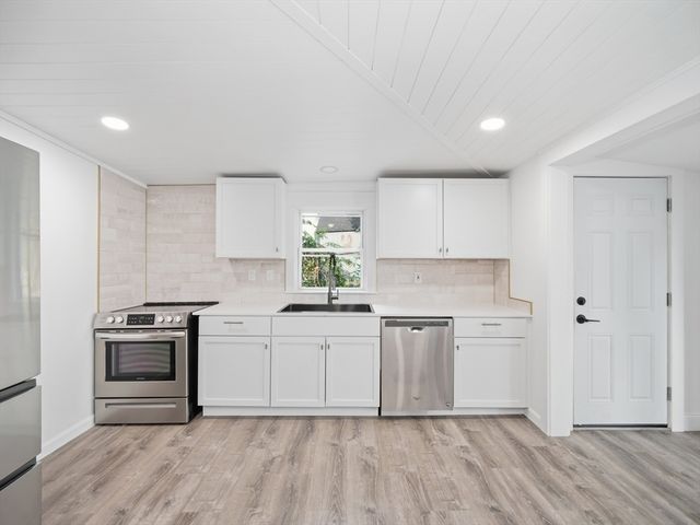 139 Spring St, Quincy, MA 02169