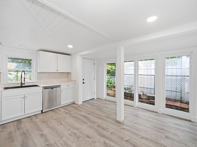139 Spring St, Quincy, MA 02169