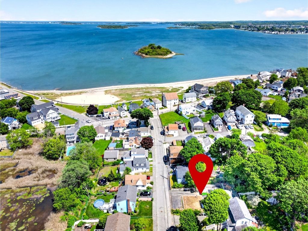 139 Spring St, Quincy, MA 02169