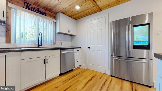 317 QUEEN ST, Woodbury, NJ 08096