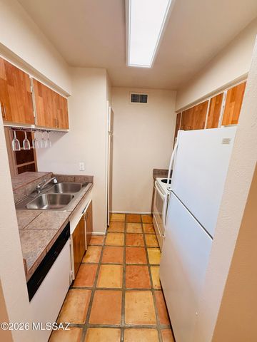 1600 N Wilmot Rd Unit 236, Tucson, AZ 85712