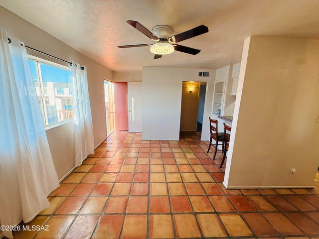 1600 N Wilmot Rd Unit 236, Tucson, AZ 85712