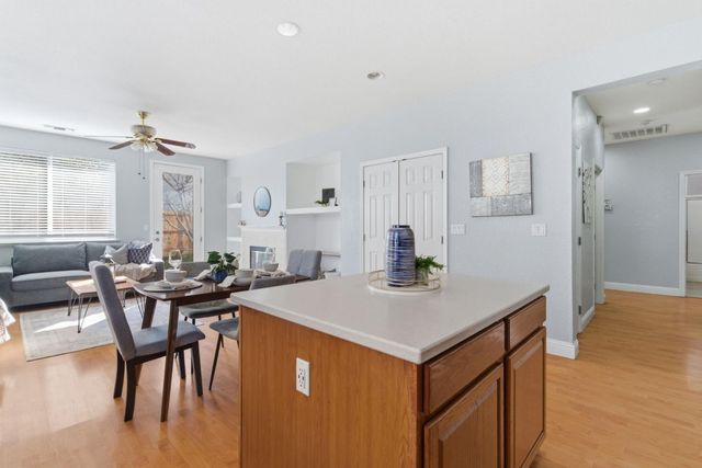 960 Kirkwood Way, Lathrop, CA 95330