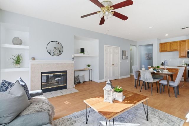 960 Kirkwood Way, Lathrop, CA 95330