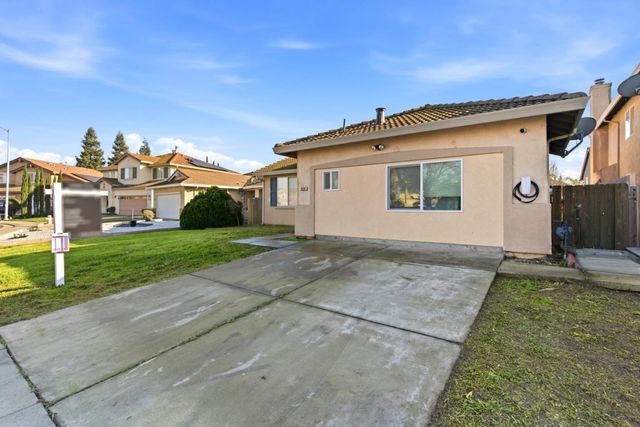 960 Kirkwood Way, Lathrop, CA 95330