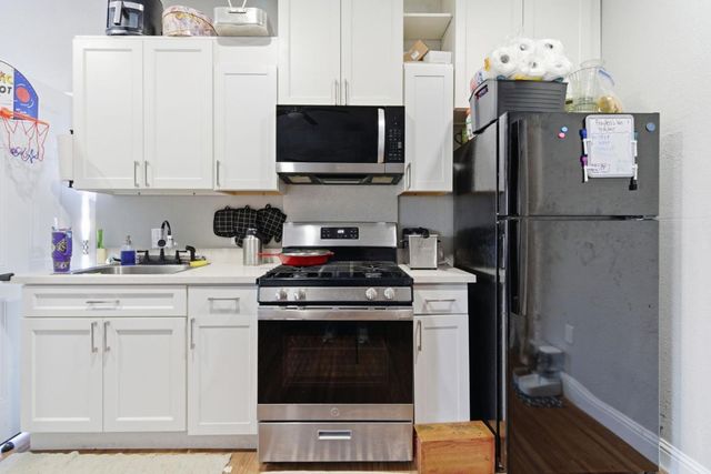 960 Kirkwood Way, Lathrop, CA 95330