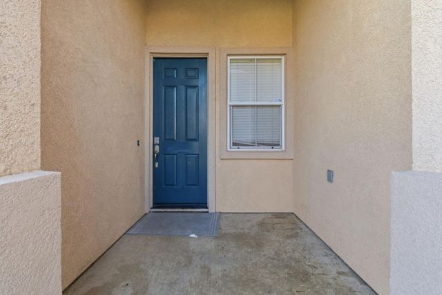 960 Kirkwood Way, Lathrop, CA 95330