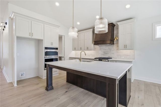 1149 Hummingbird Court, Greenwood, MO 64034