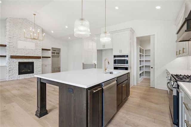 1149 Hummingbird Court, Greenwood, MO 64034