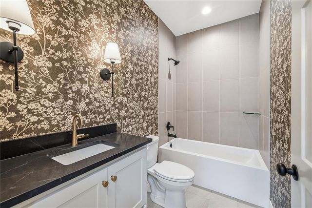 1149 Hummingbird Court, Greenwood, MO 64034