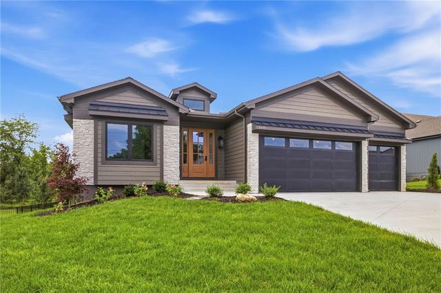1149 Hummingbird Court, Greenwood, MO 64034