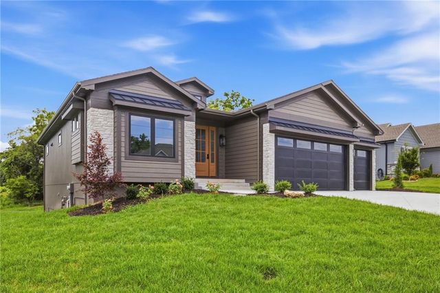 1149 Hummingbird Court, Greenwood, MO 64034