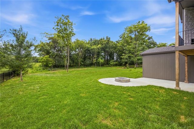 1149 Hummingbird Court, Greenwood, MO 64034