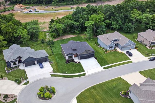 1149 Hummingbird Court, Greenwood, MO 64034