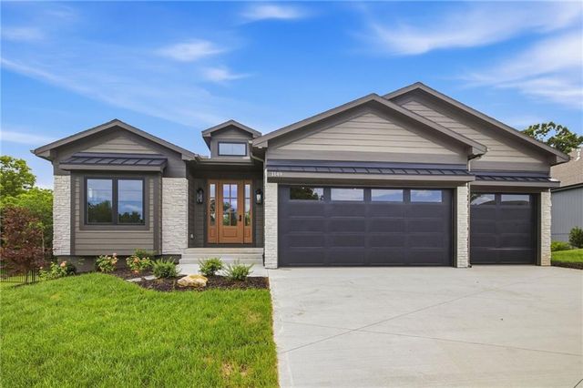 1149 Hummingbird Court, Greenwood, MO 64034