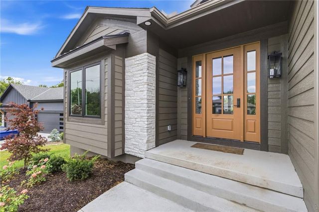 1149 Hummingbird Court, Greenwood, MO 64034