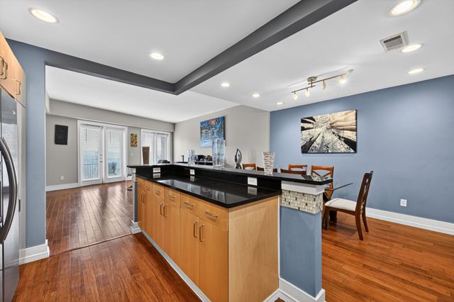 5055 Addison Circle 713, Addison, TX 75001