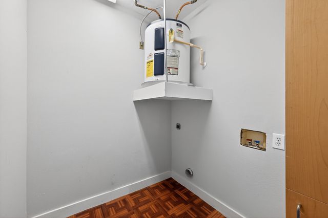 5055 Addison Circle 713, Addison, TX 75001