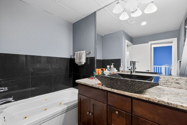 5055 Addison Circle 713, Addison, TX 75001