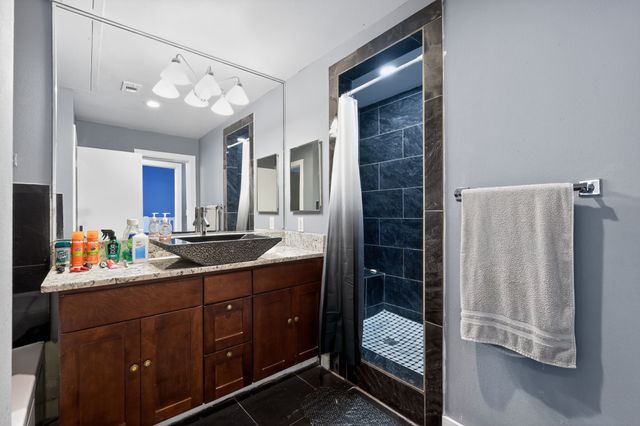 5055 Addison Circle 713, Addison, TX 75001