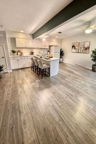 3349 Beacon Street 39, North Chicago, IL 60064