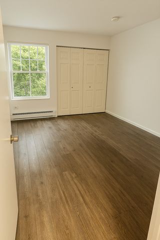 3349 Beacon Street 39, North Chicago, IL 60064