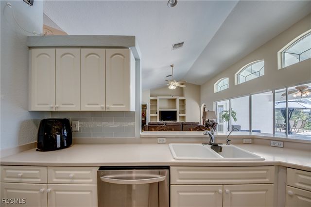 1324 NE 23rd TER, Cape Coral, FL 33909