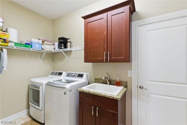 3905 Agualinda BLVD, Cape Coral, FL 33914