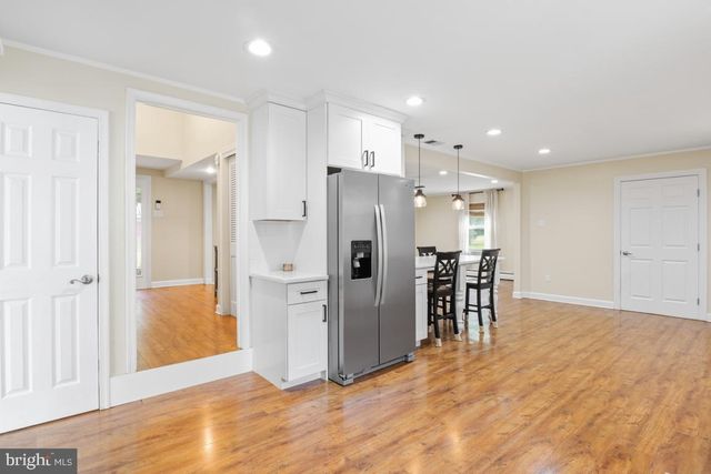228 LENAPE DR, North Wales, PA 19454
