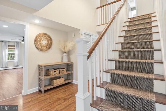 228 LENAPE DR, North Wales, PA 19454