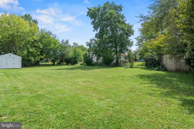 228 LENAPE DR, North Wales, PA 19454