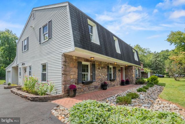 228 LENAPE DR, North Wales, PA 19454