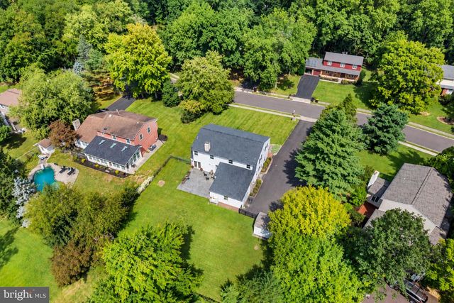 228 LENAPE DR, North Wales, PA 19454