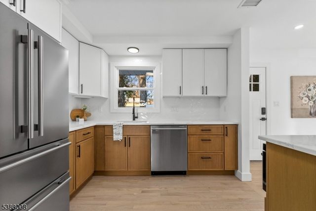 177 Rockwood Pl, Englewood City, NJ 07631