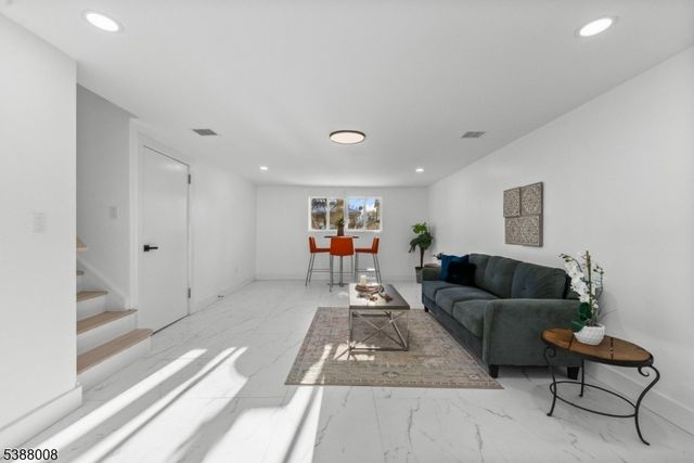 177 Rockwood Pl, Englewood City, NJ 07631