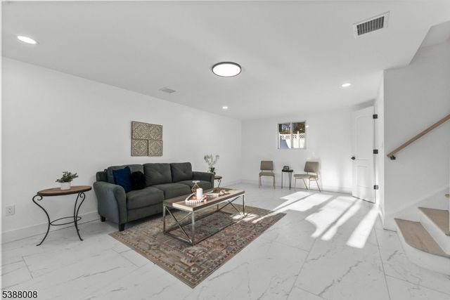 177 Rockwood Pl, Englewood City, NJ 07631