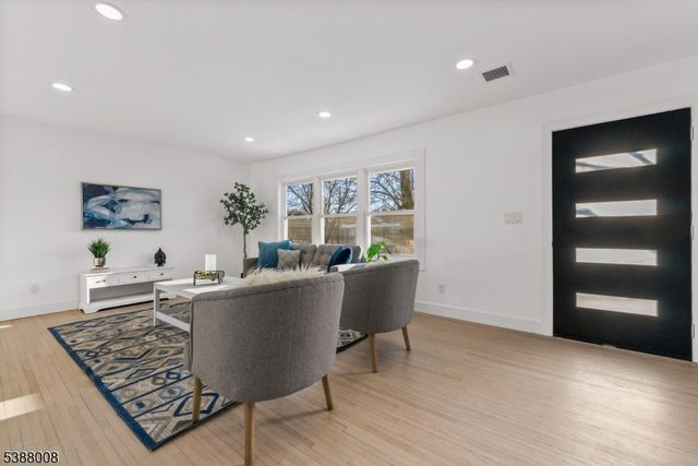 177 Rockwood Pl, Englewood City, NJ 07631