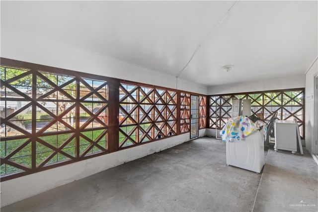 807 N Louisiana Avenue, Weslaco, TX 78596