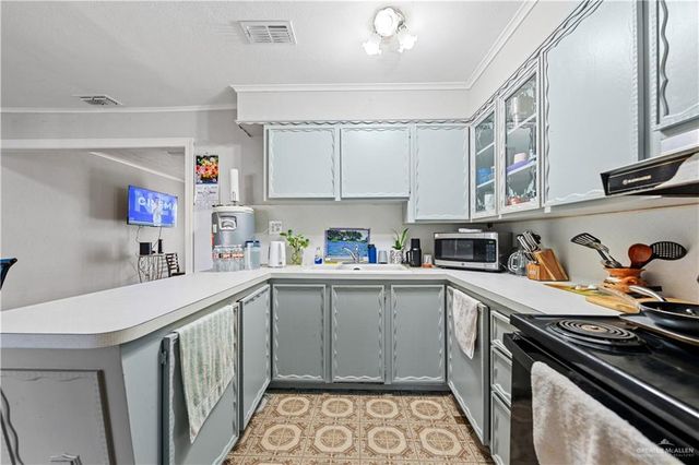 807 N Louisiana Avenue, Weslaco, TX 78596