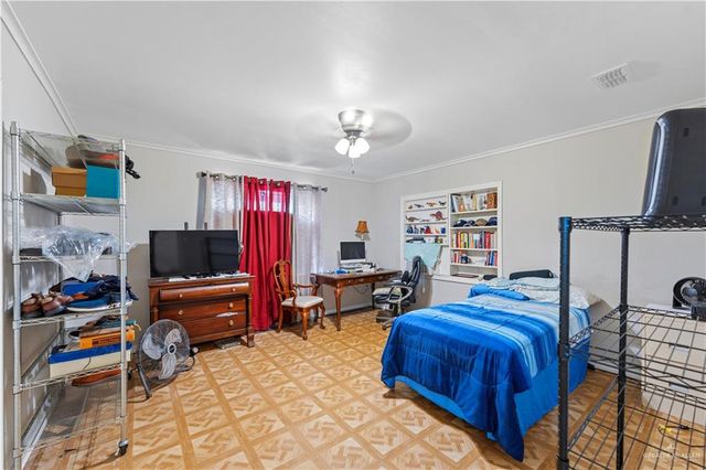 807 N Louisiana Avenue, Weslaco, TX 78596