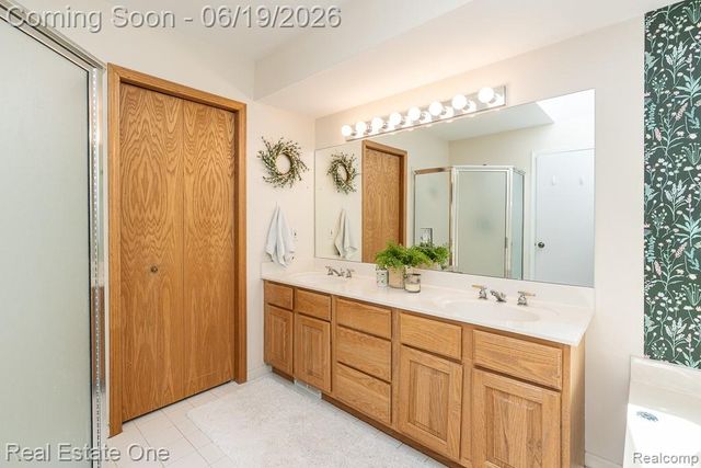 6595 Scenic Pines Court, Clarkston, MI 48346