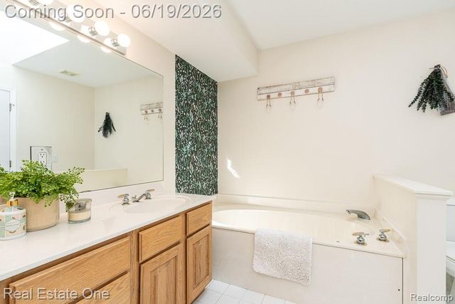 6595 Scenic Pines Court, Clarkston, MI 48346