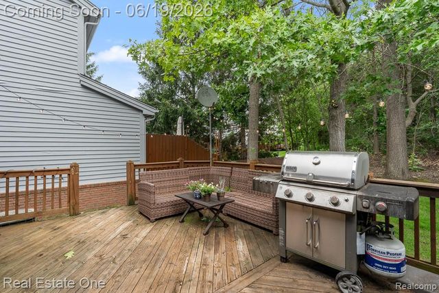 6595 Scenic Pines Court, Clarkston, MI 48346
