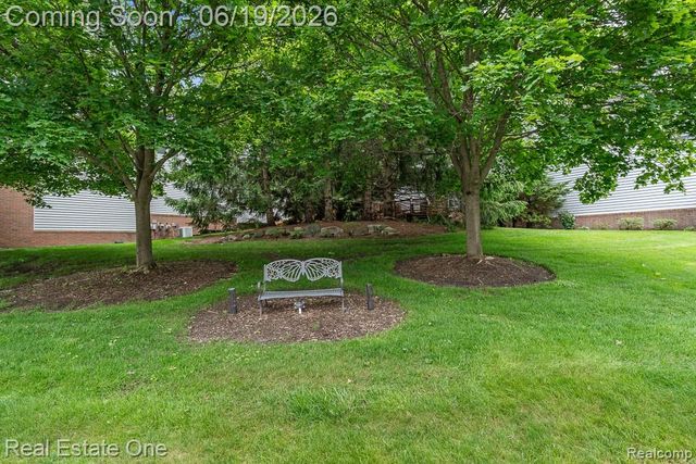 6595 Scenic Pines Court, Clarkston, MI 48346