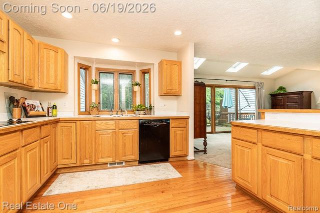 6595 Scenic Pines Court, Clarkston, MI 48346