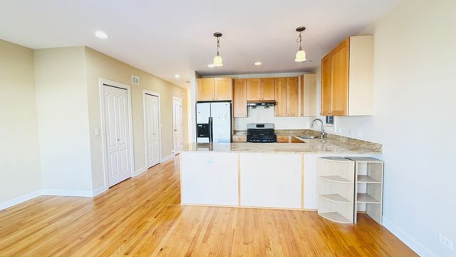 4166 S Emerald Street, Chicago, IL 60609