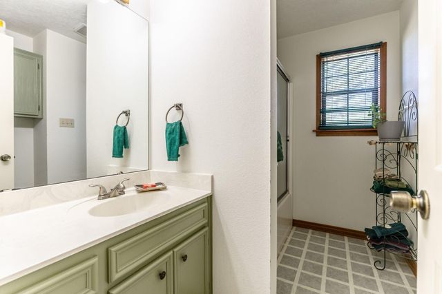 2062 N Fm 1291, Fayetteville, TX 78940